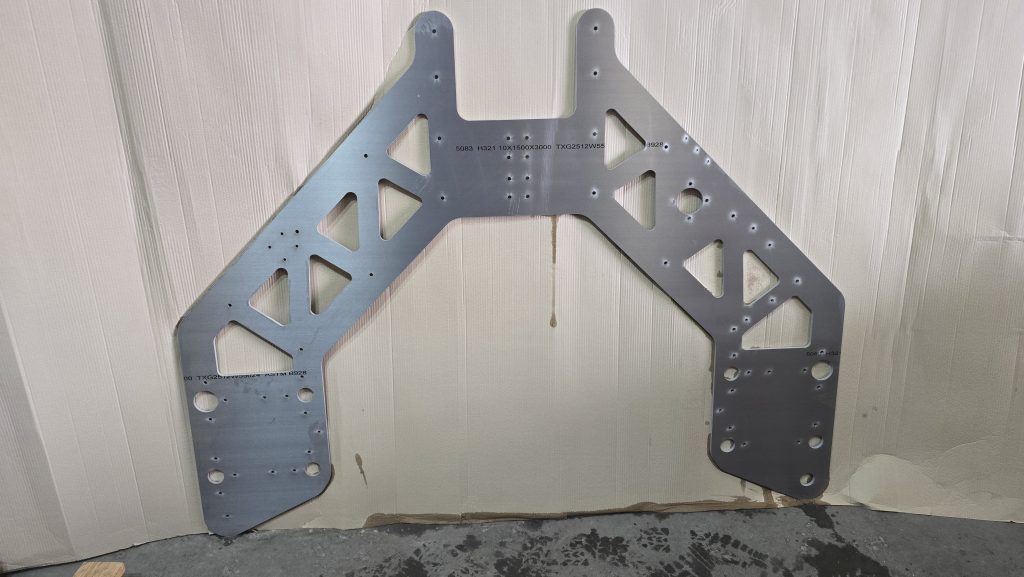 Cut flanges and rings on the workshop bench